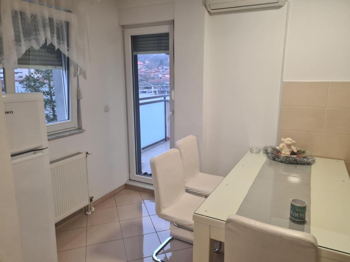 Апартаменти Apartman Bella Добой Екстер'єр фото